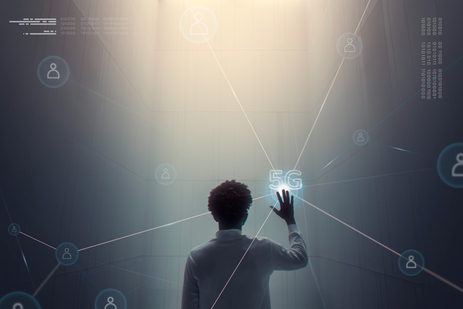 Collaboration entre l’humain et les technologies numériques dans un processus automatisé.